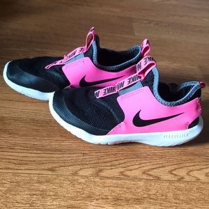 Nike Flex Runners. Hot pink youth girl. Size 2Y.
